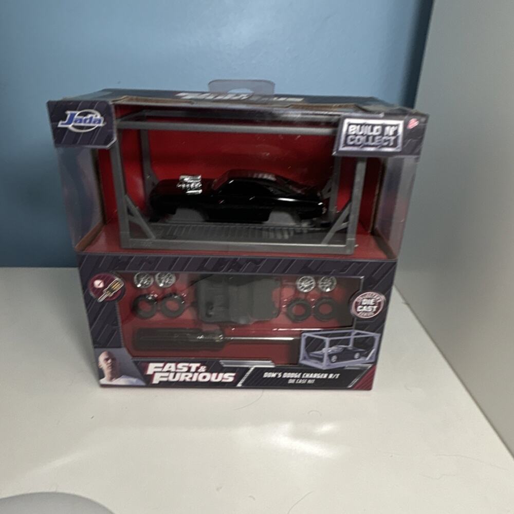 Jada Fast & Furious Dom's Dodge Charger R/T 1:24 Diecast Car Build Set